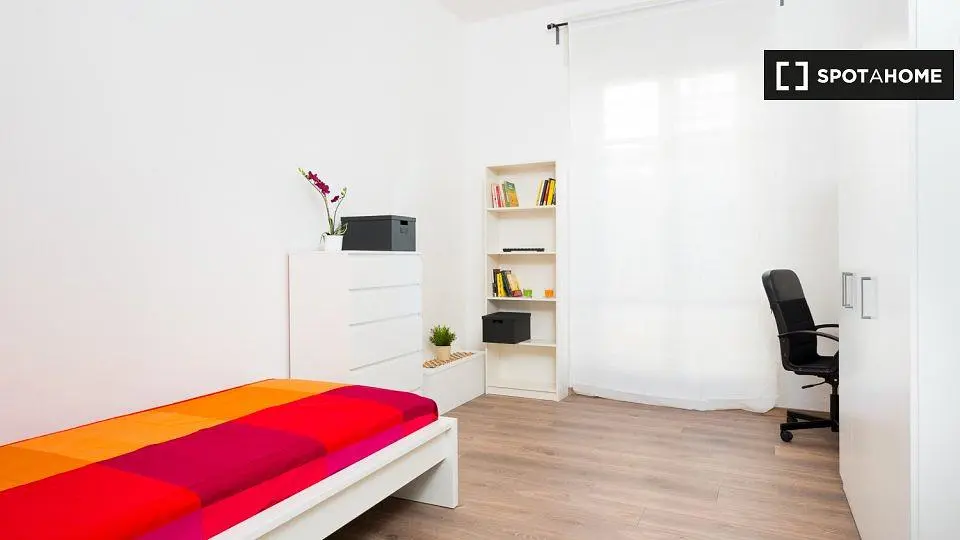 Chambre; parquet, lumière naturelle