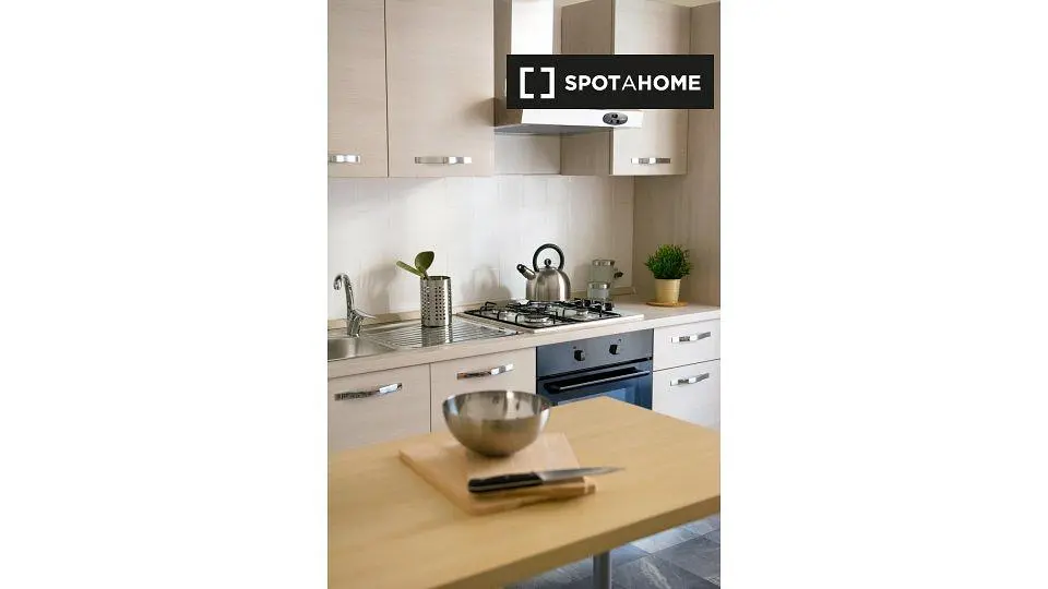 Cuisine; électroménager, lumière naturelle