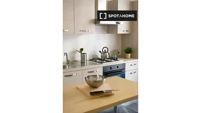 Cuisine; électroménager, lumière naturelle