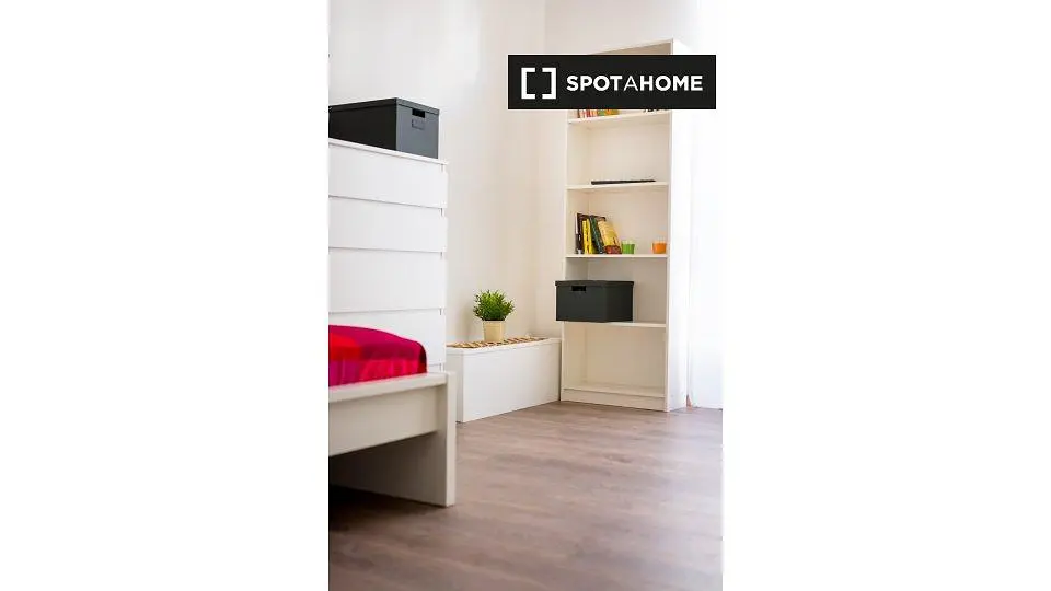 Chambre; parquet, lumière naturelle