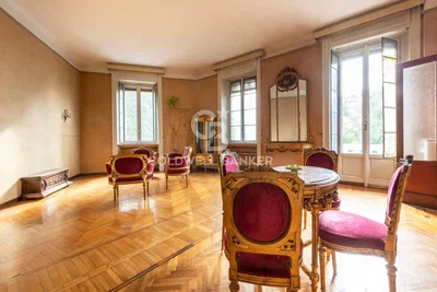 Wohnzimmer; holzboden, tageslicht, rustikaler stil