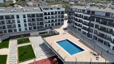 Maison et environs; vue, lumière naturelle