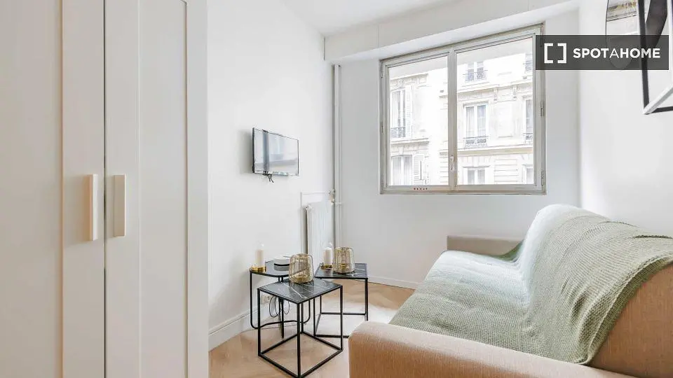 Salon; lumière naturelle, parquet