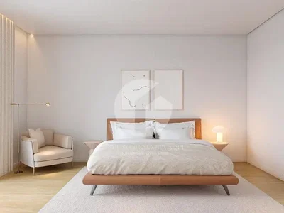 Yatak odası; modern stil, ahşap zemin, doğal ışık