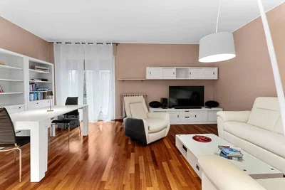 Salon; parquet, lumière naturelle, style moderne
