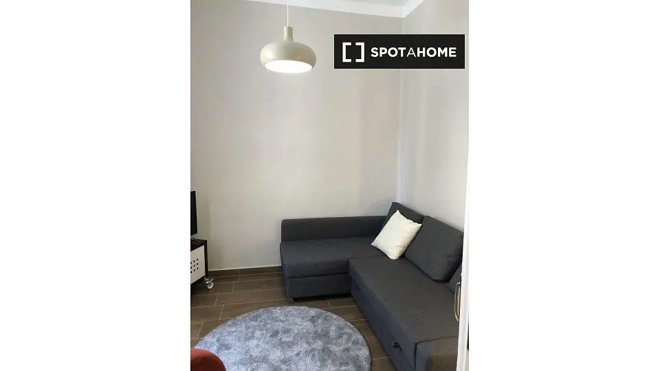 Wohnzimmer; fliesenboden, tageslicht