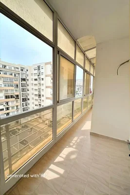Balkon; fliesenboden, blick, tageslicht