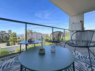 Балкон; гледка, естествена светлина