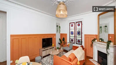 Living room; fireplace, natural light, modern style