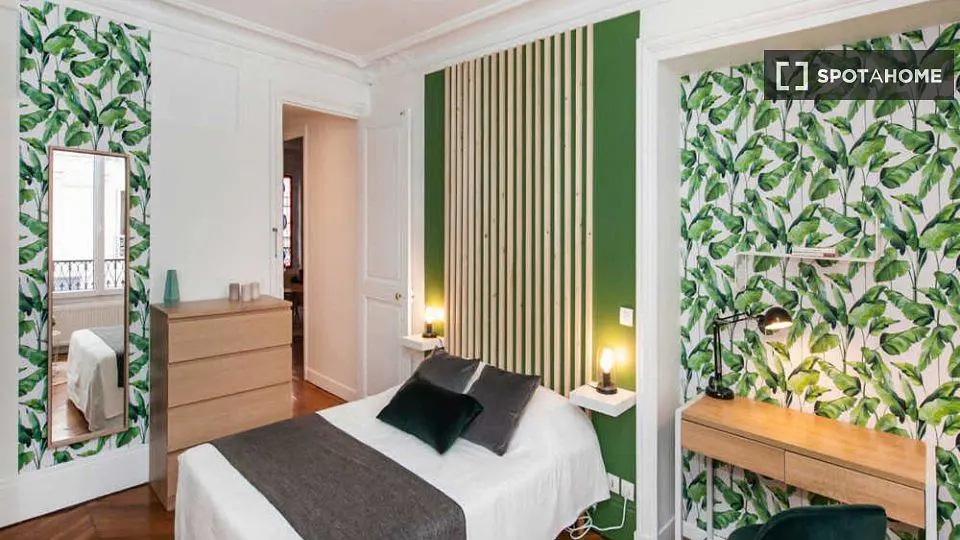 Bedroom; natural light, modern style