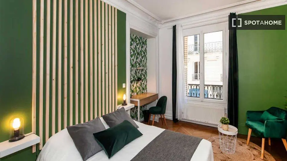 Bedroom; natural light, modern style