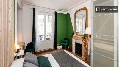 Bedroom; natural light, modern style
