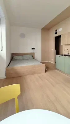 Chambre; parquet, lumière naturelle, électroménager
