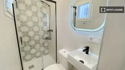 Bathroom; tile floor, natural light, renovated