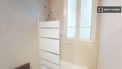 Bathroom; natural light, renovated