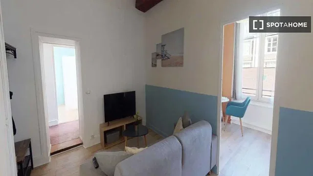 Living room; natural light, tile floor