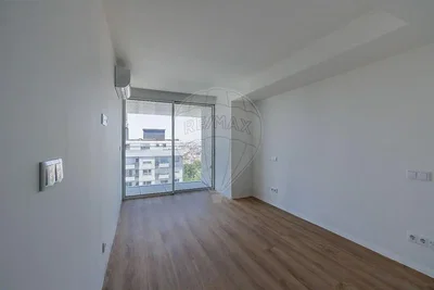 Sonstiges; tageslicht, holzboden, renoviert