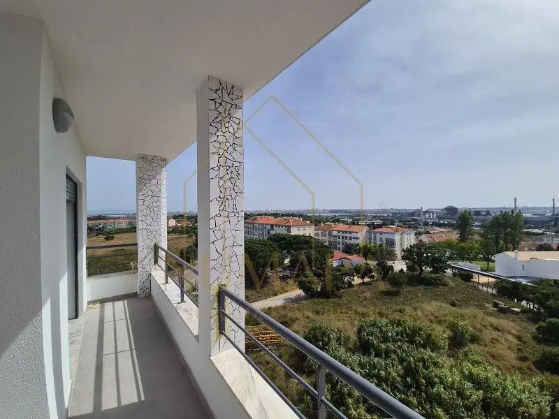 Balkon; výhled, přirozené světlo
