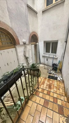 Balkon; pločice, potrebna renovacija, prirodna svjetlost