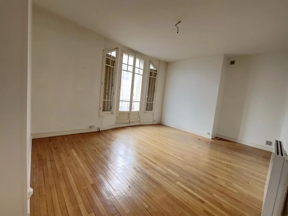 Living room; wood floor, natural light