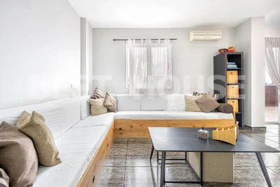 Oturma odası; doğal ışık, modern stil
