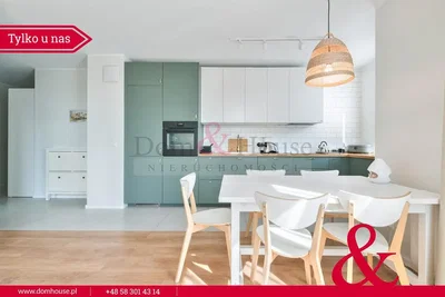 Küche; küchengeräte, holzboden, tageslicht, moderner stil