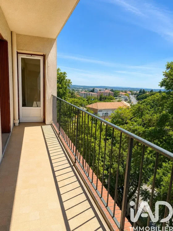 Balcon; vue, lumière naturelle