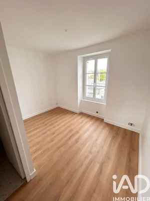 Chambre; parquet, lumière naturelle