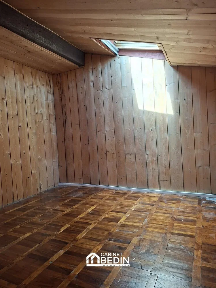 Autre; parquet, poutres en bois