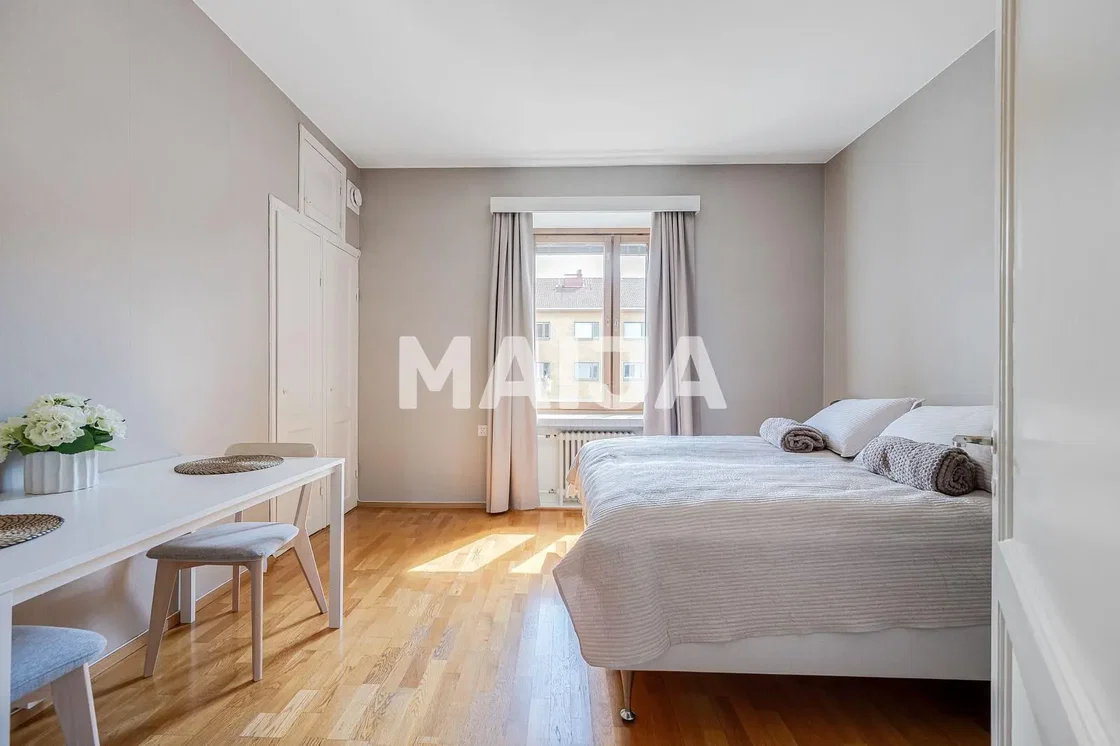 Bedroom; wood floor, natural light