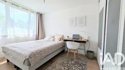 Chambre; lumière naturelle, parquet, style moderne