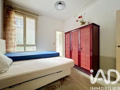 Chambre; lumière naturelle, parquet