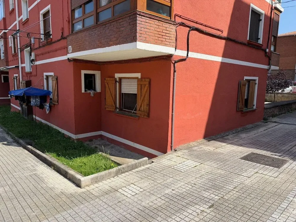 Dům a okolí