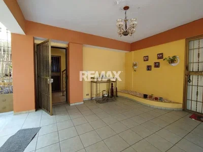 Obývací pokoj; dlažba, přirozené světlo
