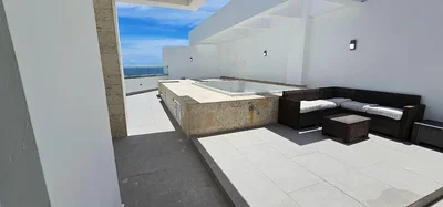 Terasa; výhled, dlažba, přirozené světlo