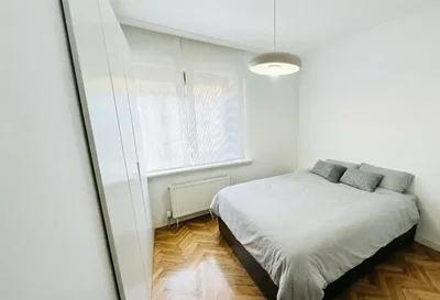 Chambre; parquet, lumière naturelle