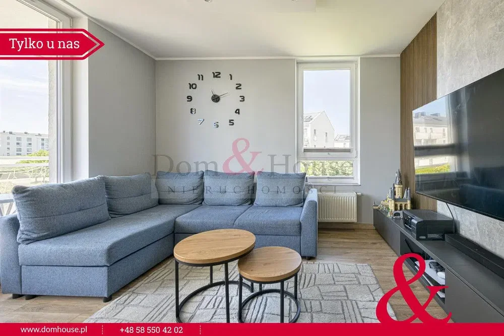 Oturma odası; doğal ışık, modern stil