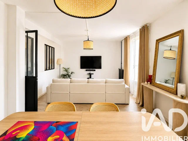 Wohnzimmer; tageslicht, holzboden, moderner stil