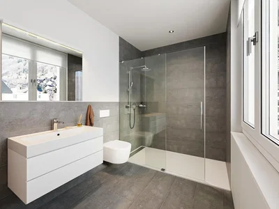 Baño; suelo de baldosas, luz natural, renovado
