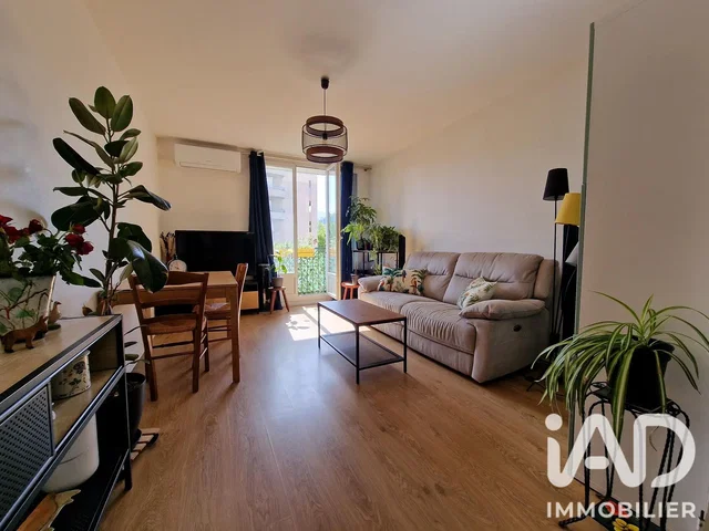 Wohnzimmer; holzboden, tageslicht, moderner stil