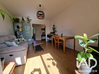 Wohnzimmer; tageslicht, holzboden