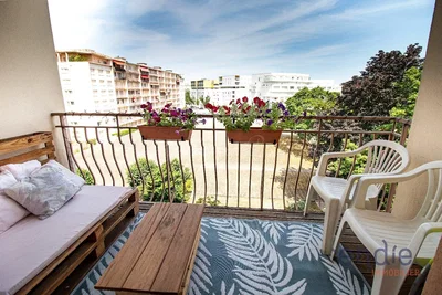 Balcon; vue, lumière naturelle