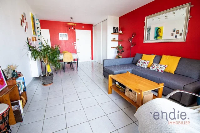 Wohnzimmer; fliesenboden, moderner stil, tageslicht