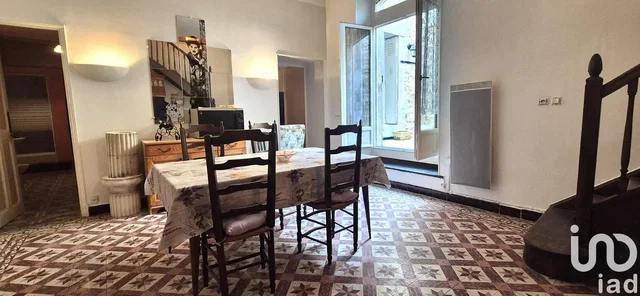 Wohnzimmer; fliesenboden, tageslicht