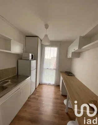 مطبخ; أجهزة المطبخ, أرضية خشبية, ضوء طبيعي