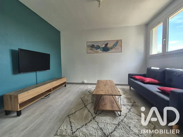 Wohnzimmer; tageslicht, moderner stil, holzboden