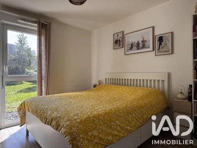 Schlafzimmer; tageslicht, holzboden