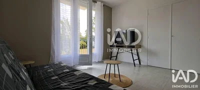 Schlafzimmer; tageslicht, holzboden