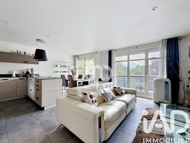 Wohnzimmer; blick, küchengeräte, fliesenboden, tageslicht, moderner stil