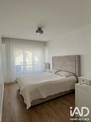 Chambre; parquet, lumière naturelle